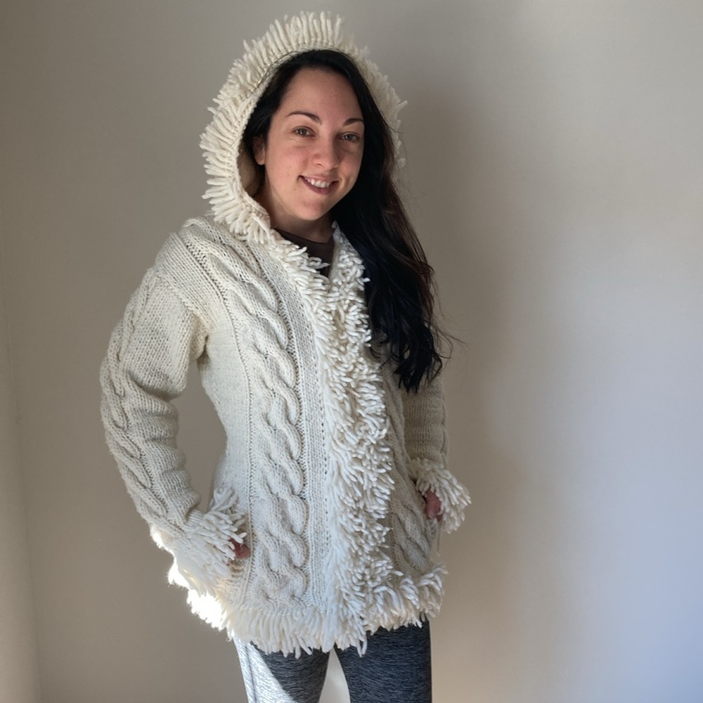 Jacket…..Authentic Australia knitted sheep’s wool sweater jacket size small